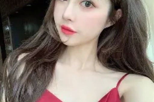 田一名与女生接吻