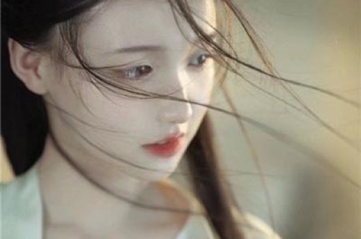 某顶流明星深夜被拍与神秘女子共进晚餐疑似新恋情曝光！