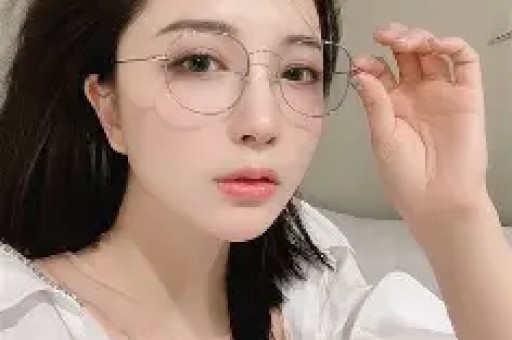 鹿晗被曝私生活混乱《吃瓜族》惊呼交友不慎！