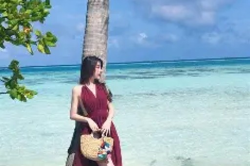 继关晓彤遭制片人背刺后千万网红董赤赤再曝娱乐圈猛料